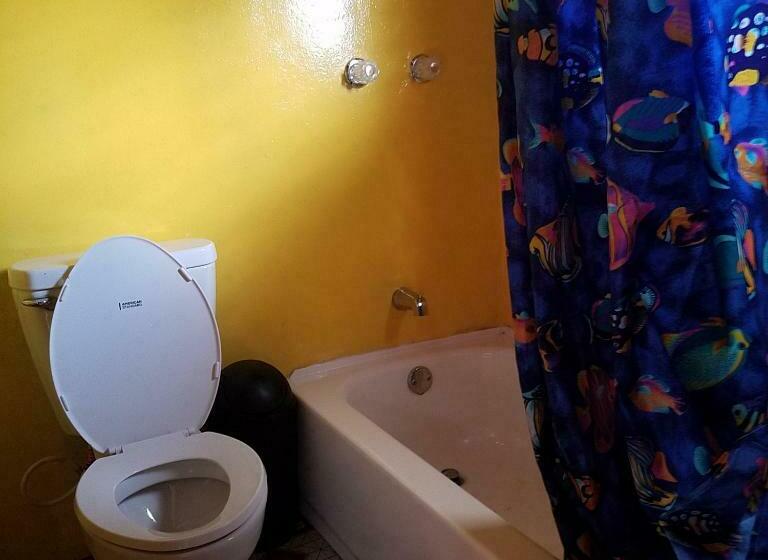 חדר סטנדרט לשלושה עם נוף לגינה, Palmento Grove Garifuna Eco Cultural & Healing Institute