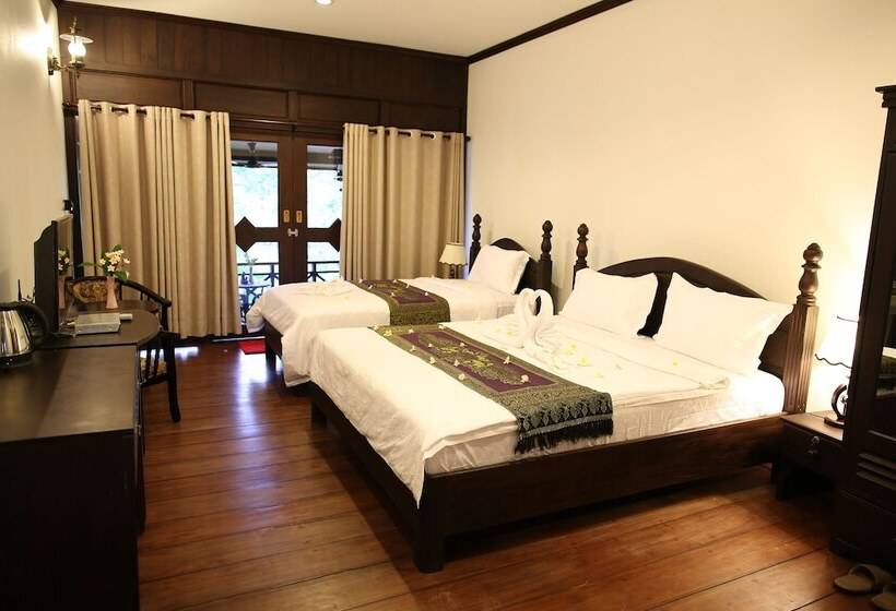 スーペリアトリプルルーム, Phubachiang Golf & Resort Pakse