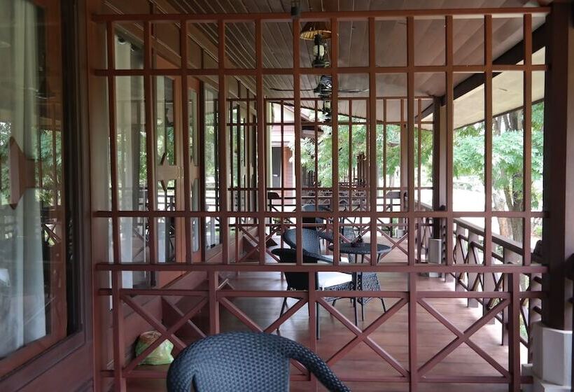 スーペリアトリプルルーム, Phubachiang Golf & Resort Pakse