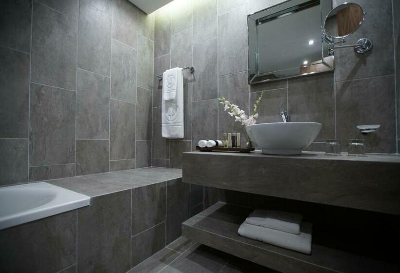 Люкс, Royal Tulip Achrafieh