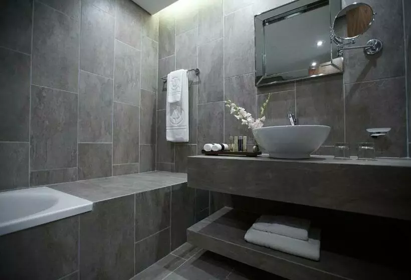سوییت, Royal Tulip Achrafieh