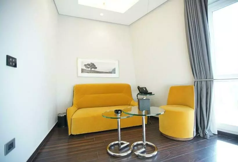 سوییت, Royal Tulip Achrafieh
