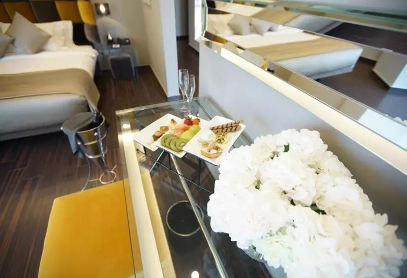 سوییت, Royal Tulip Achrafieh