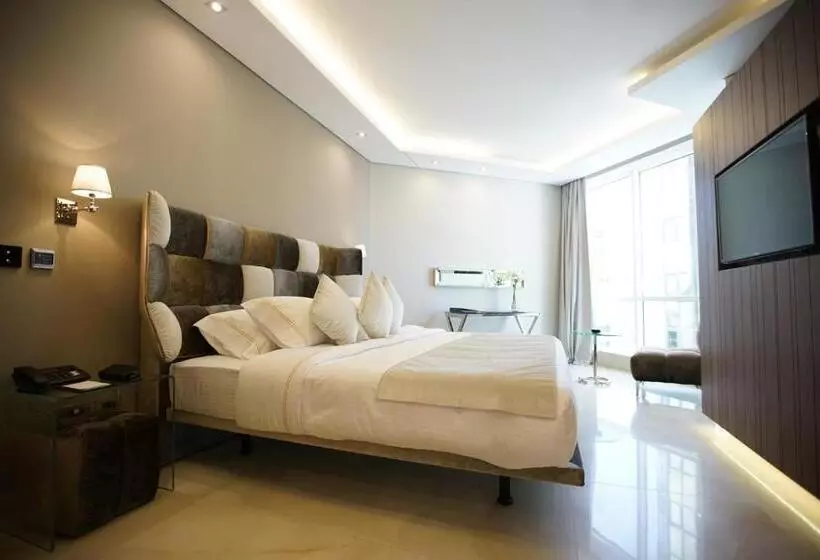 اتاق اجرایی با تخت بزرگ, Royal Tulip Achrafieh