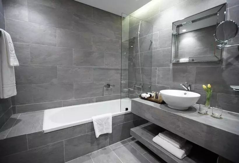 اتاق اجرایی با تخت بزرگ, Royal Tulip Achrafieh