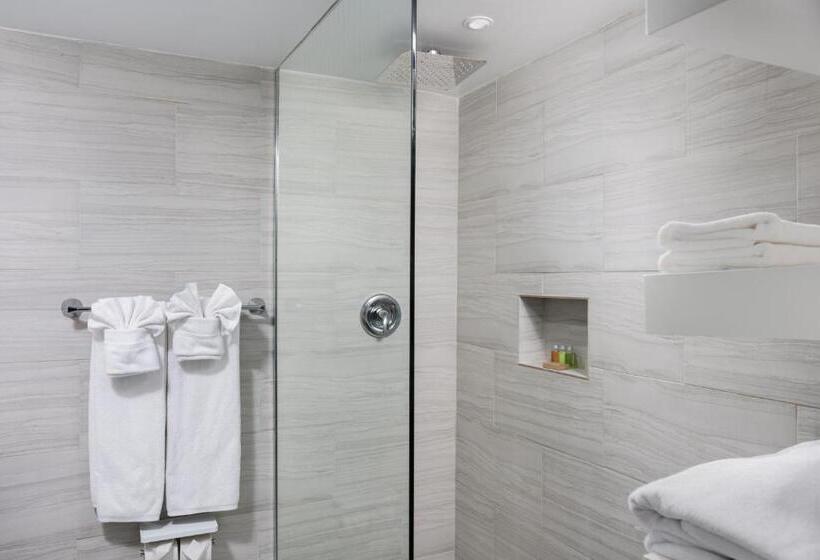 آپارتمان 2 خوابه, The Oasis At Grace Bay