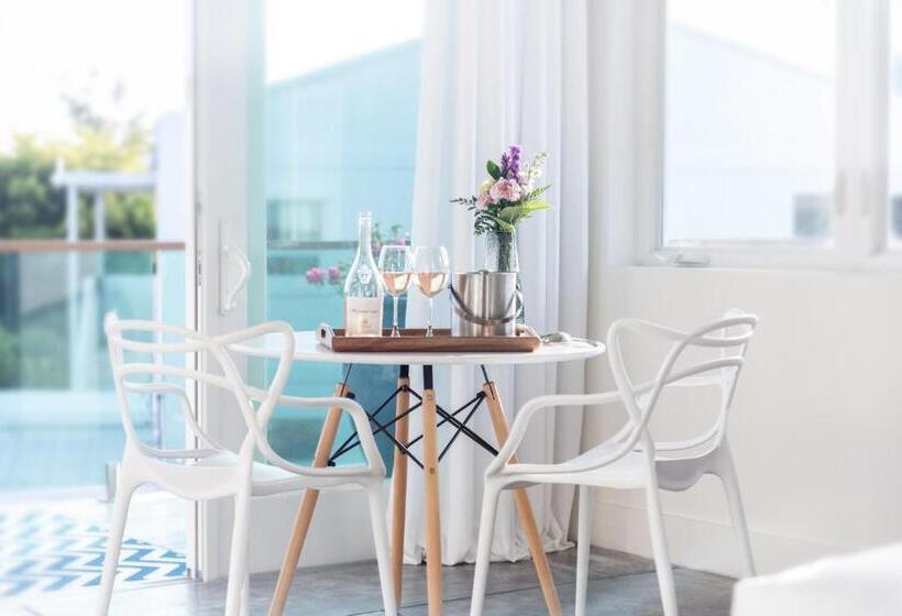 اتاق لوکس با تخت بزرگ, The Oasis At Grace Bay