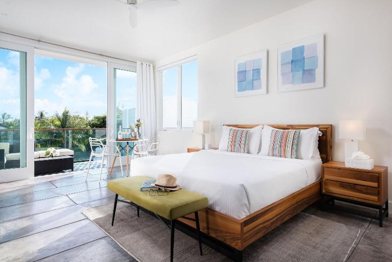 اتاق لوکس با تخت بزرگ, The Oasis At Grace Bay