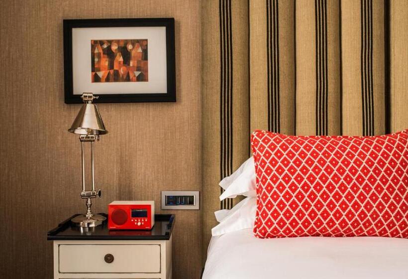 جناح جونيور, Vmaison Hotel Messina