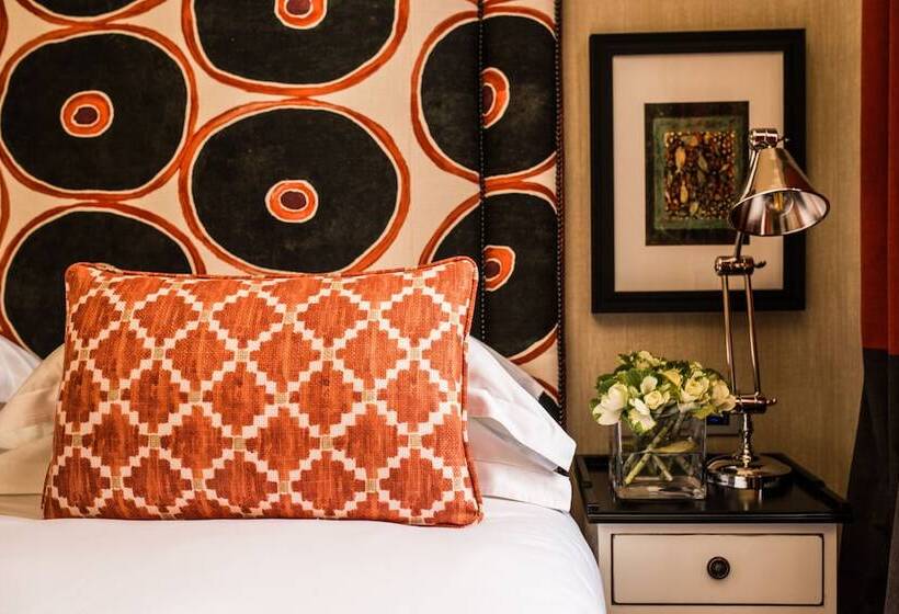 جناح جونيور, Vmaison Hotel Messina