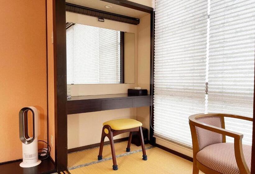 غرفة قياسية رباعية, Yamabuki