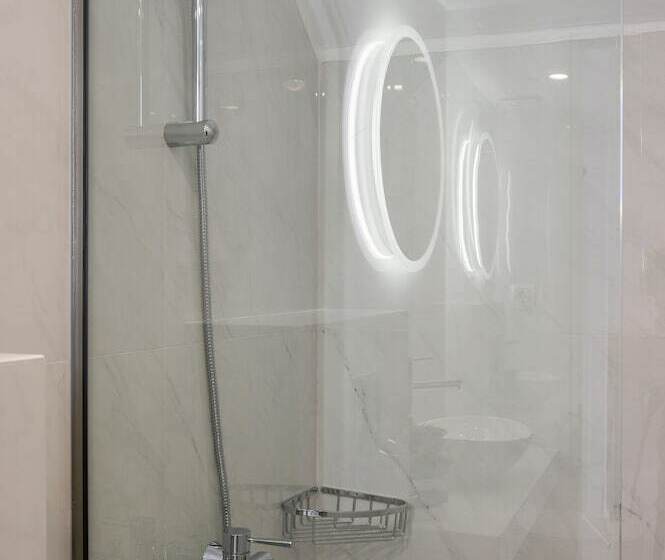 סטודיו אקונומי, Kristall Suites