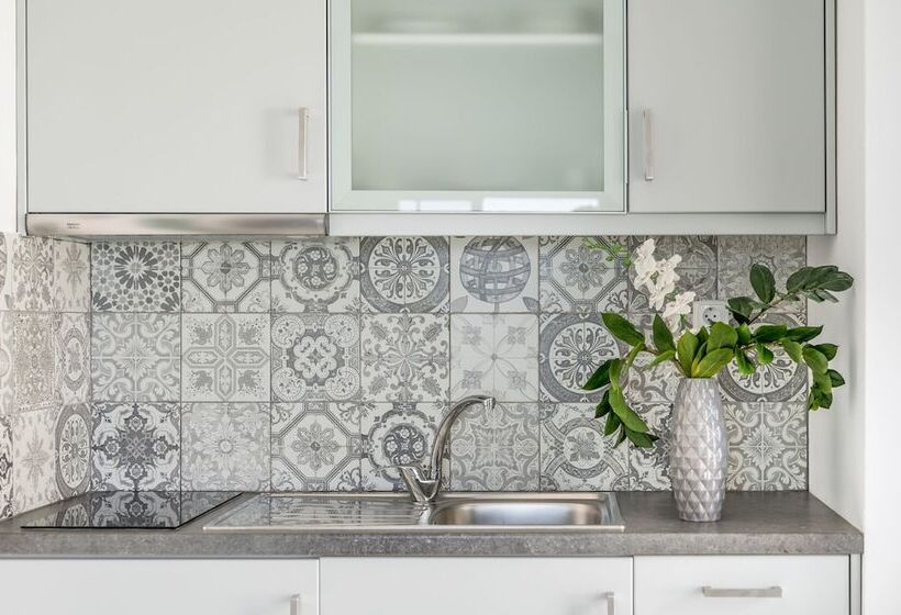 דירת חדר אקונומי, Kristall Suites