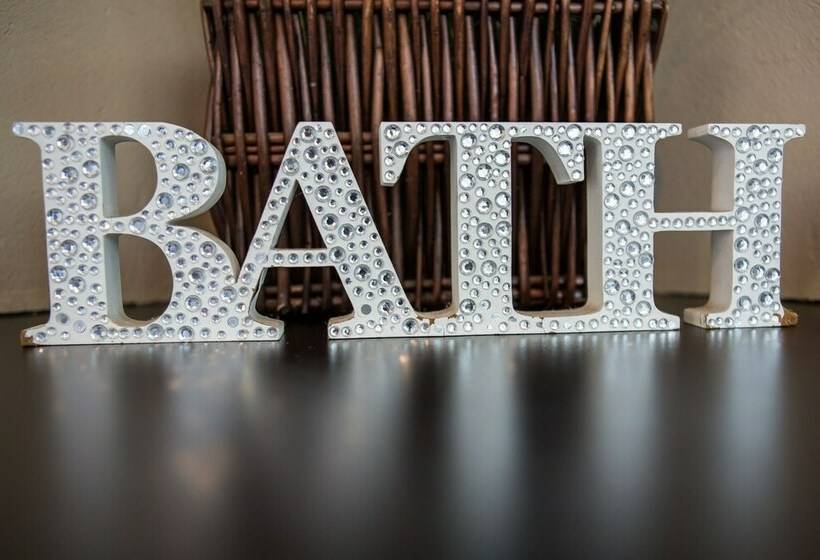 デラックススタジオ, Moonflower Cottages