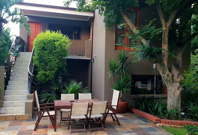 デラックススタジオ, Moonflower Cottages