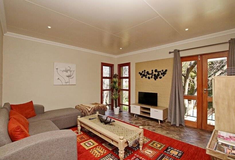 Студио Executive, Moonflower Cottages