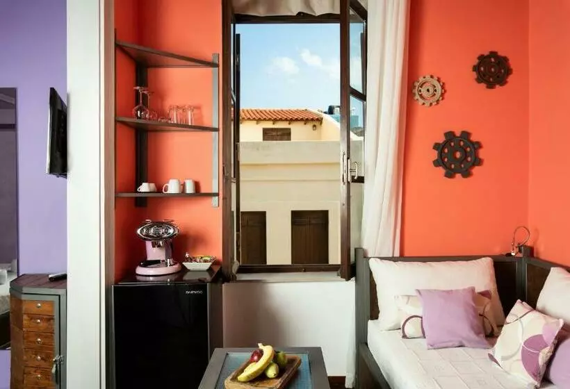 سوییت جونیور با بالکن, Favela Living Space