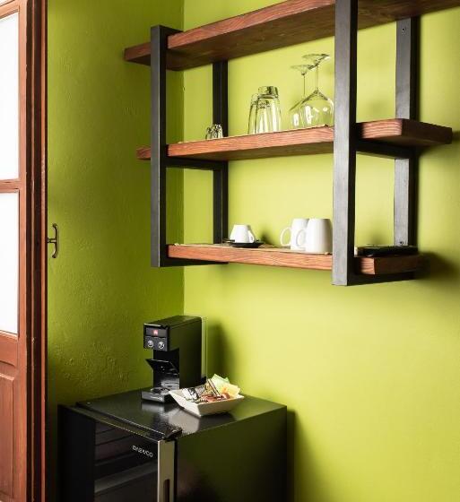 Президентский Люкс, Favela Living Space