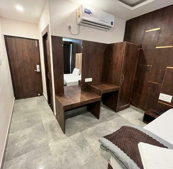 Quarto Deluxe, Hog   House Of Gypsy