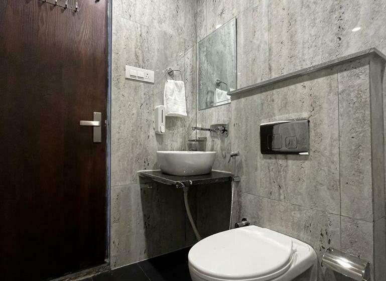 Quarto Deluxe, Hog   House Of Gypsy