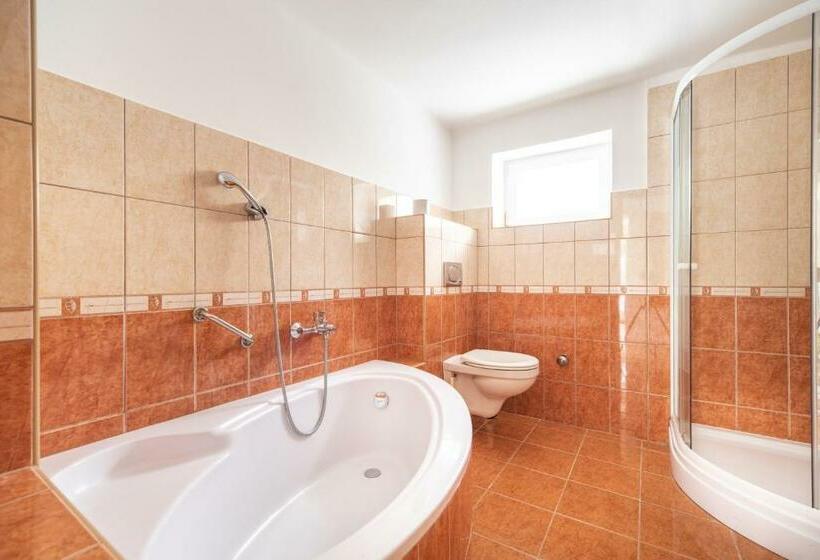 آپارتمان 1 خوابه همکف, Topáz Apartmanházak Keszthely