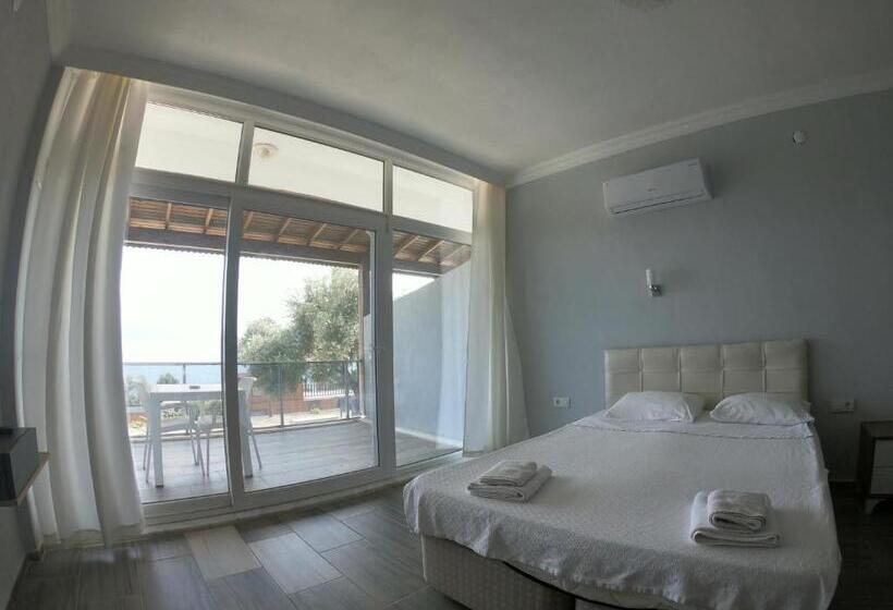 オーシャンビューデラックスルームバルコニー付き, Yakabük Otel