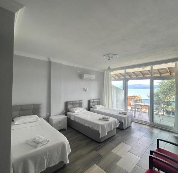 オーシャンビューのデラックストリプルルーム, Yakabük Otel