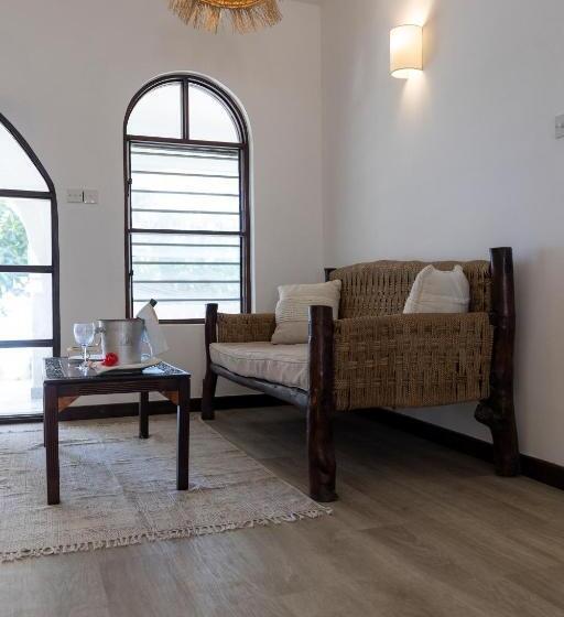سوئیت با تخت بزرگ, Coconut Beach Boutique   Apasio Lodges
