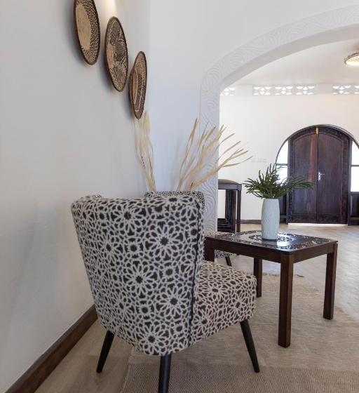 سوئیت با تخت بزرگ, Coconut Beach Boutique   Apasio Lodges