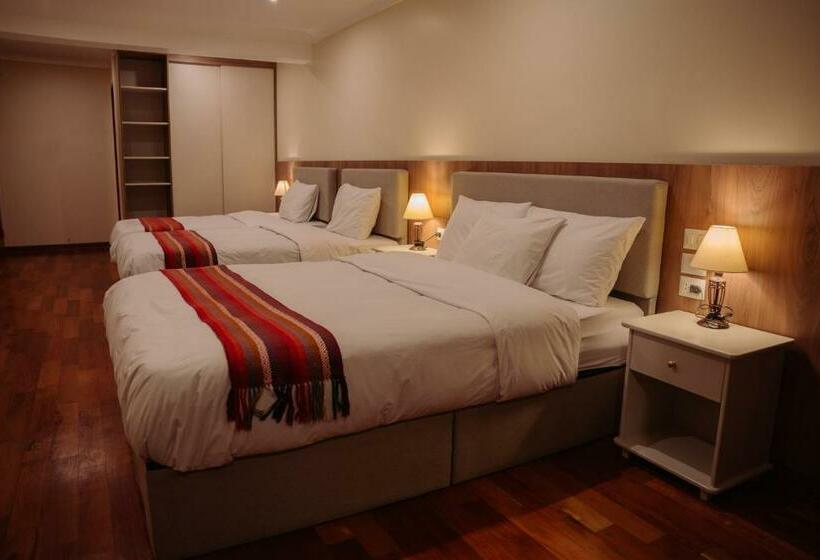 Standaard Driepersoonskamer met Terras, Tikawasi Ollanta 2   Incluye Transporte O Recojo Hacia La Estacion De Tren