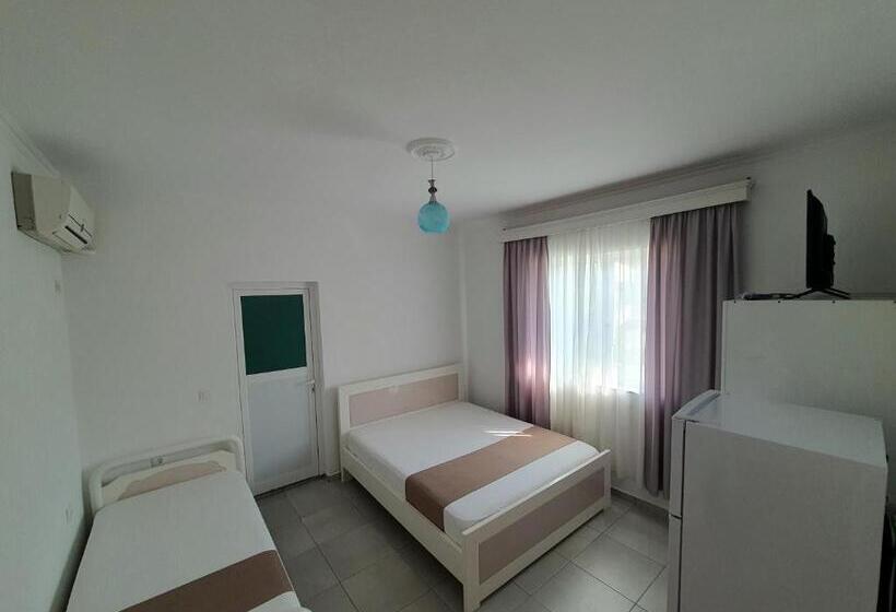 اتاق لوکس سه تخته, S.e.a. Guesthouse