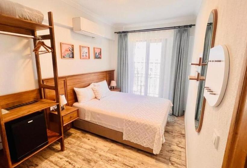 غرفة أساسية, Suna Beach Kefaloz