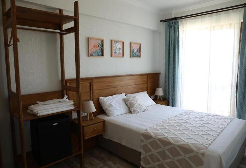 غرفة أساسية, Suna Beach Kefaloz