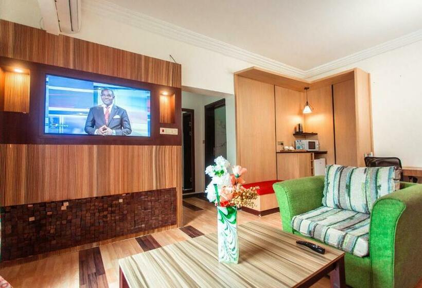 סוויטה דלוקס, Marcsons Hotels And Resorts