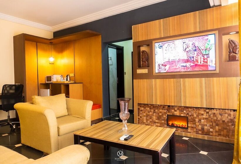 סוויטה דלוקס, Marcsons Hotels And Resorts