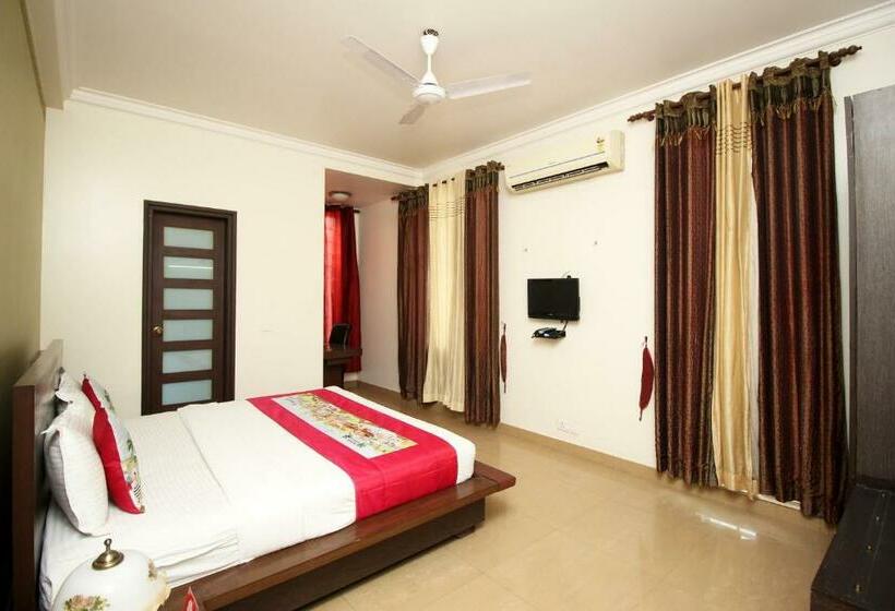 Quarto Triplo Clássico, Collection O 8704 Hotel Sakshi