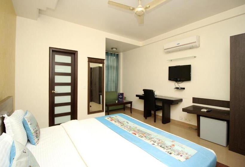 Quarto Triplo Clássico, Collection O 8704 Hotel Sakshi