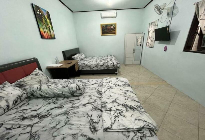 سوییت خانوادگی, Capital O 92615 Villa Utama D Alas Purwo