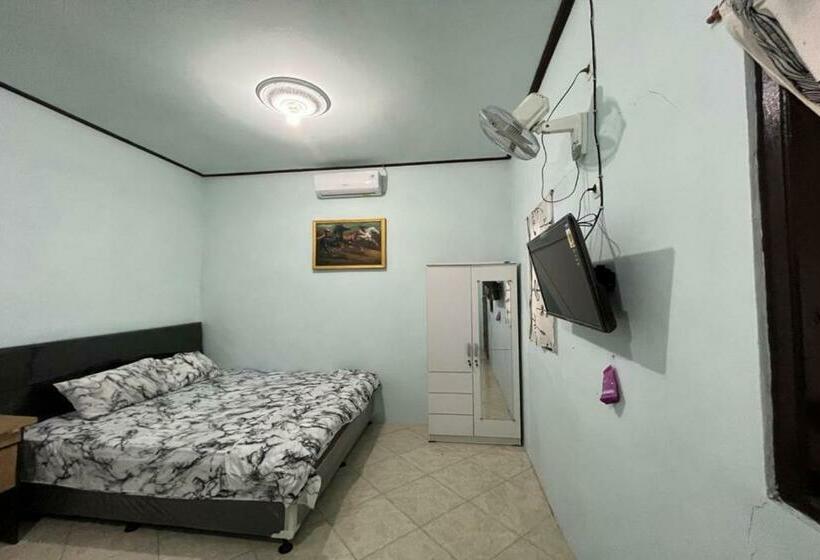 جناح عائلي, Capital O 92615 Villa Utama D Alas Purwo