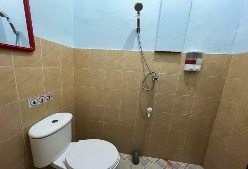 جناح عائلي, Capital O 92615 Villa Utama D Alas Purwo