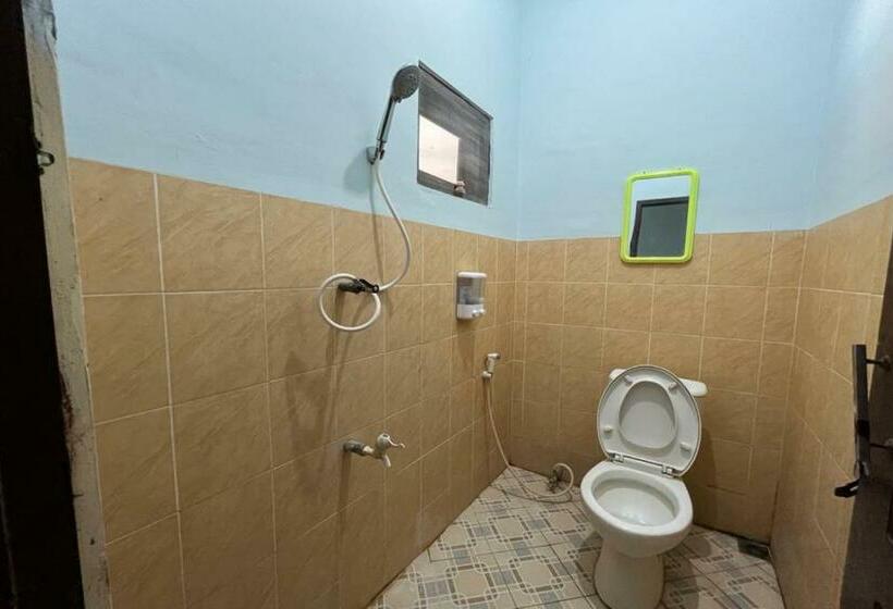 سوییت خانوادگی, Capital O 92615 Villa Utama D Alas Purwo
