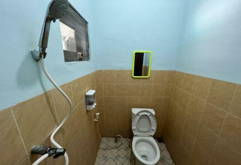 جناح عائلي, Capital O 92615 Villa Utama D Alas Purwo