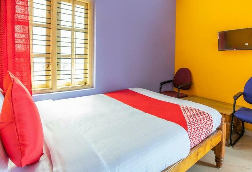 חדר קלאסי לשלושה, Oyo Flagship 68124 Shangrila