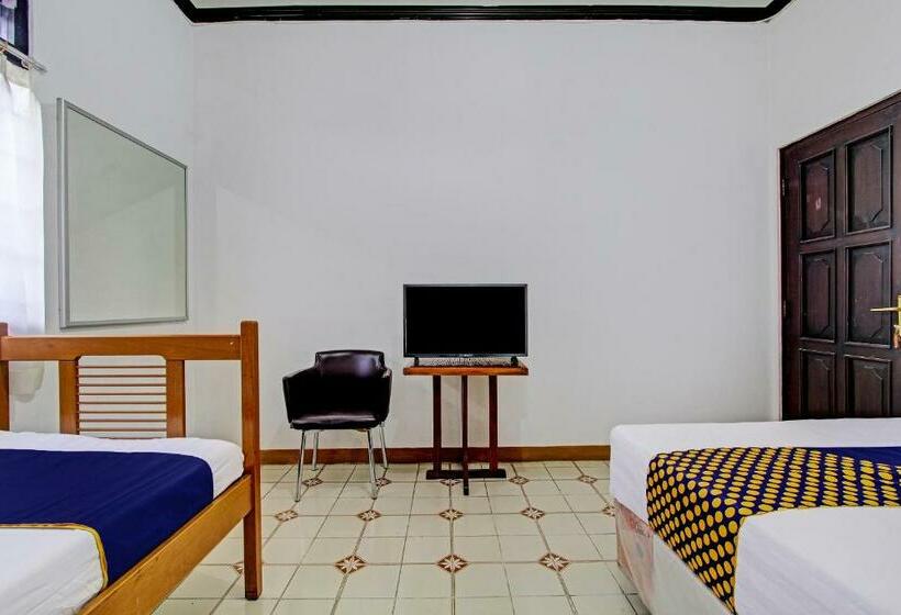 חדר אקונומי לשלושה, Spot On 92623 Mw 46 Guesthouse