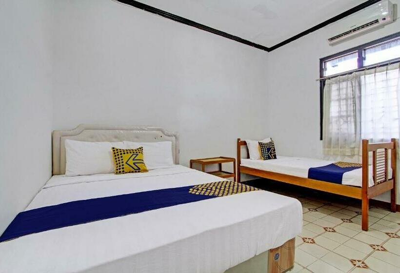 חדר אקונומי לשלושה, Spot On 92623 Mw 46 Guesthouse