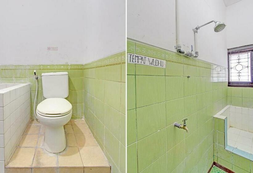 חדר אקונומי לשלושה, Spot On 92623 Mw 46 Guesthouse