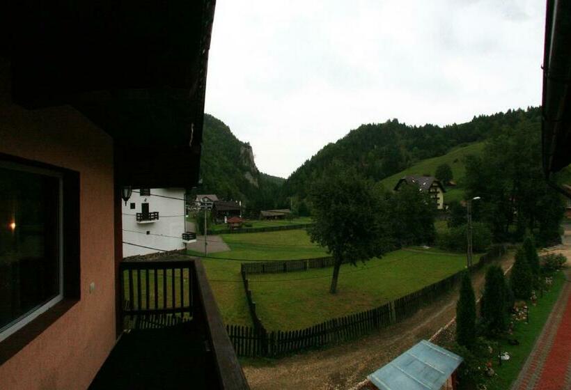 غرفة قياسية سرير كينج, Pensiunea Ianis Moieciu