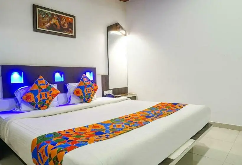 デラックスルーム, Fabhotel Prime Meera Vatika   Nr Veena Lake