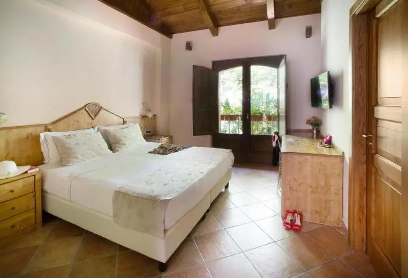 デラックスルーム, Historic Boutique Hotel Maccarunera