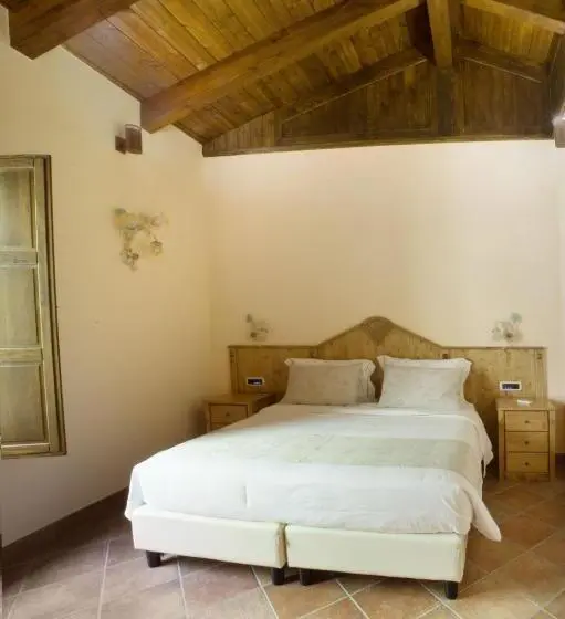 デラックストリプルルーム, Historic Boutique Hotel Maccarunera